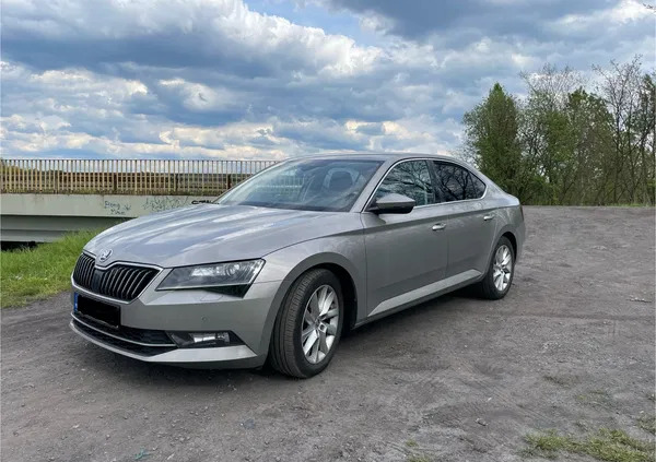 Skoda Superb cena 88000 przebieg: 96400, rok produkcji 2017 z Chorzów małe 37